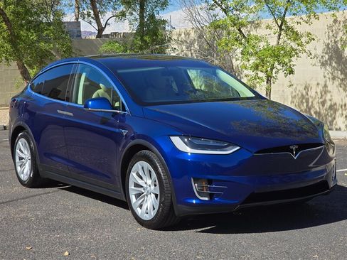 Used 2017 Tesla Model X 100D AWD/4WD image 2