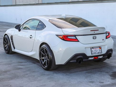 Used 2023 Toyota GR86 Premium w/ ALL Weather Mat Package (TMS) image 7