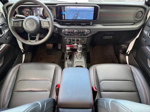 Used 2024 Jeep Wrangler Unlimited Rubicon AWD/4WD image 12