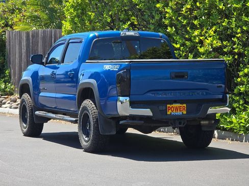 Used 2017 Toyota Tacoma TRD Off-Road w/ Tow Package (A/T) AWD/4WD image 6