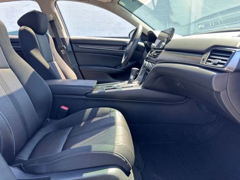 Used 2018 Honda Accord EX image 25