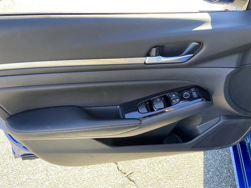 Certified 2025 Nissan Altima 2.5 SL image 9