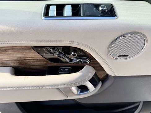 Used 2019 Land Rover Range Rover Supercharged image 10