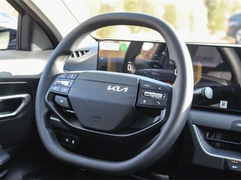 New 2025 Kia K4 LXS image 15