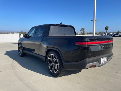 Used 2025 Rivian R1T Adventure Dual AWD/4WD image 4