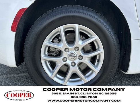 Used 2023 Chrysler Voyager LX image 16