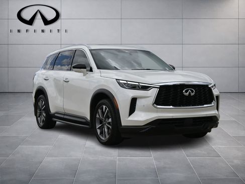 Certified 2023 INFINITI QX60 Luxe w/ Performance Audio Package AWD/4WD image 3