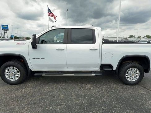 Used 2024 Chevrolet Silverado 2500 LT AWD/4WD image 5