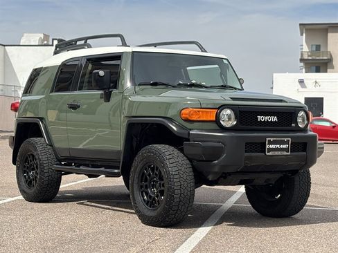 Used 2013 Toyota FJ Cruiser 4WD image 1