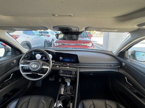 Used 2025 Hyundai Elantra Limited FWD image 36