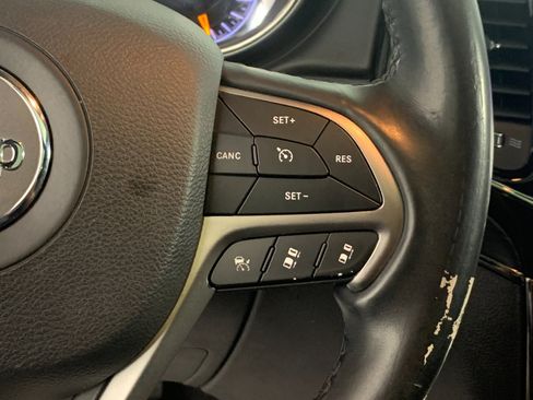 Used 2020 Jeep Grand Cherokee High Altitude RWD image 18