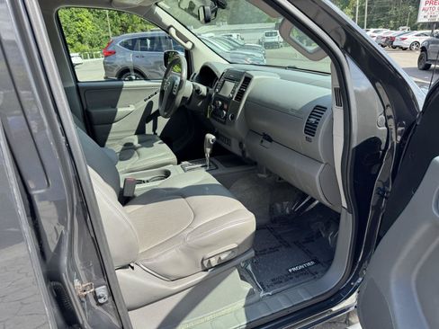 Used 2015 Nissan Frontier SL AWD/4WD image 15