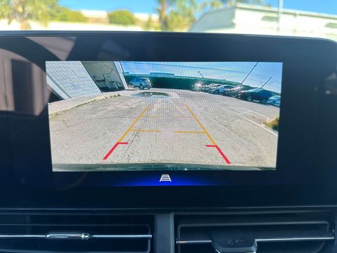 Used 2025 Chevrolet Trax LT image 17