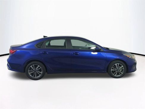 Used 2024 Kia Forte LXS FWD image 4