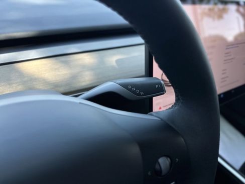 Used 2023 Tesla Model 3 Standard Range image 16