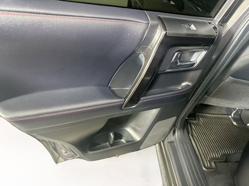 Used 2019 Toyota 4Runner TRD Off-Road Premium image 26