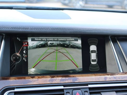 Used 2014 BMW 750Li xDrive image 23