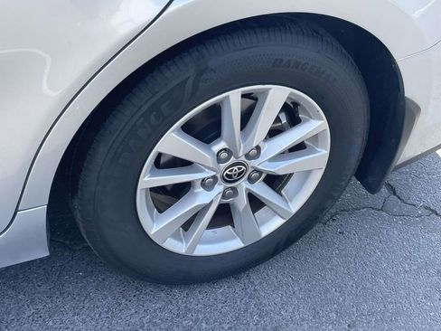 Used 2025 Toyota Camry LE w/ Convenience Package image 31