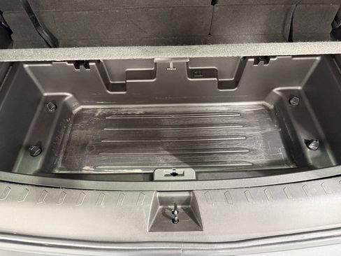 Used 2021 Chevrolet Traverse LS image 51