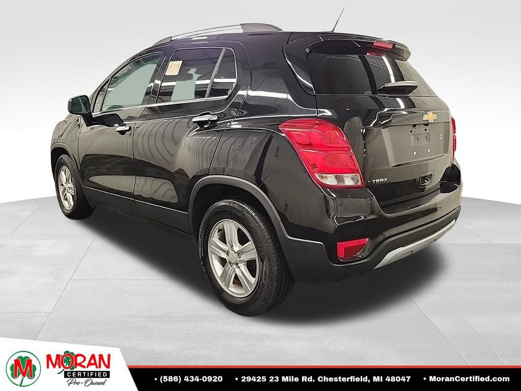 Used 2019 Chevrolet Trax LT w/ LT Convenience Package FWD image 2