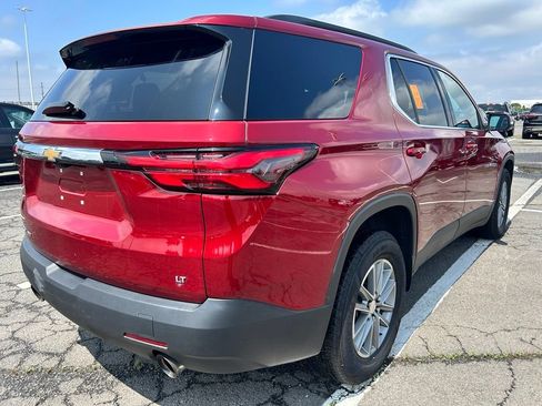 Used 2023 Chevrolet Traverse LT w/ Rear Camera Mirror Package AWD/4WD image 4