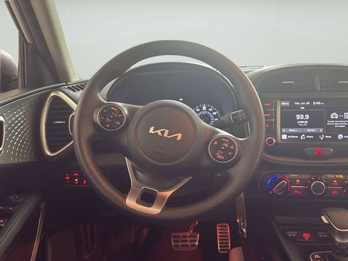 Used 2022 Kia Soul LX w/ Technology Package FWD image 16