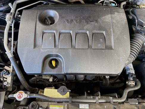 Used 2018 Toyota Corolla SE FWD image 38