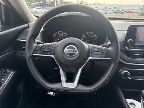 Used 2022 Nissan Altima 2.5 S image 18