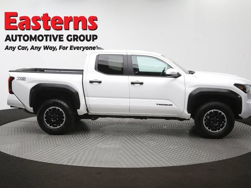 Used 2024 Toyota Tacoma TRD Off-Road AWD/4WD image 44
