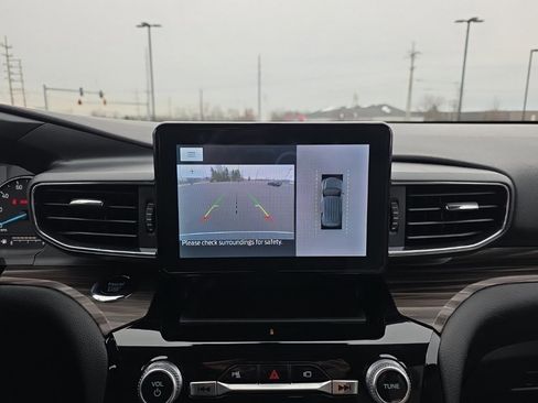 Used 2023 Ford Explorer Limited w/ Equipment Group 301A image 13