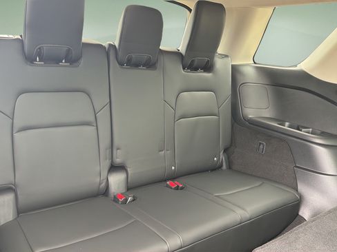New 2026 Nissan Pathfinder SL AWD/4WD image 16