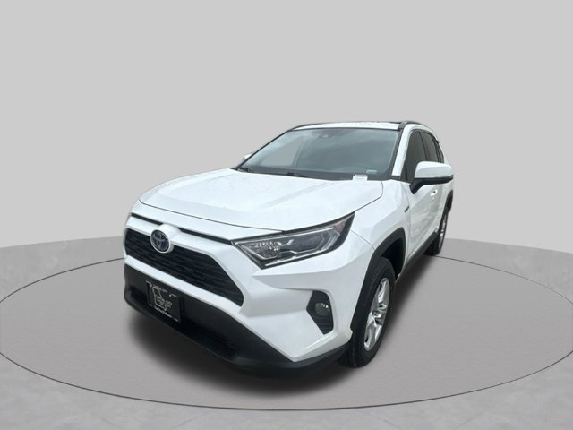 Used 2021 Toyota RAV4 XLE AWD/4WD image 7