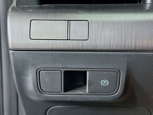 Used 2024 Hyundai Kona SEL FWD image 17