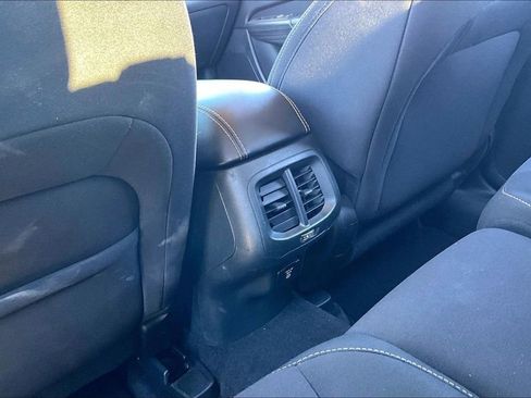 Used 2016 Jeep Cherokee Latitude w/ Comfort & Sound Group image 25