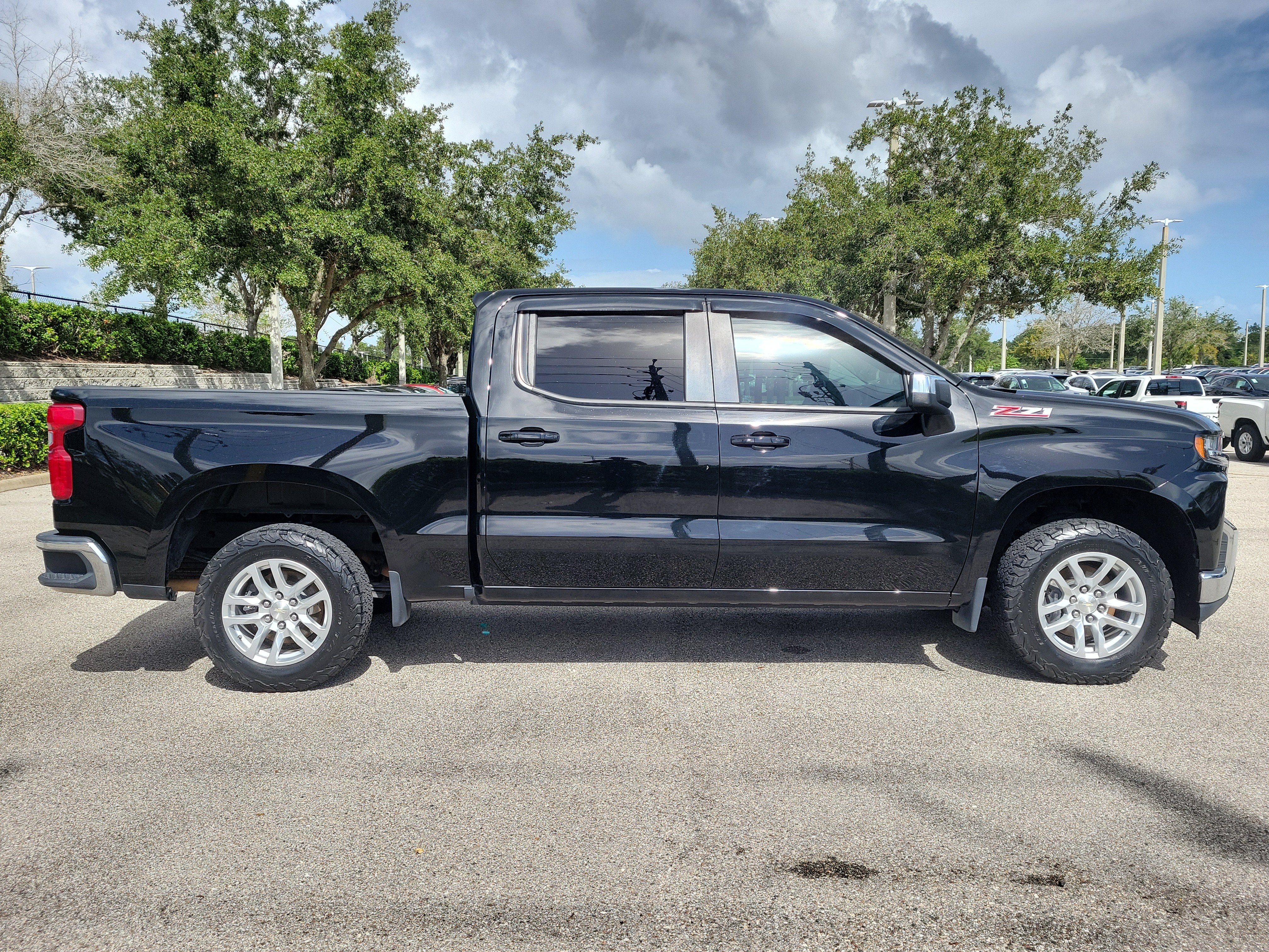 Used 2020 Chevrolet Silverado 1500 LT w/ All-Star Edition AWD/4WD image 4
