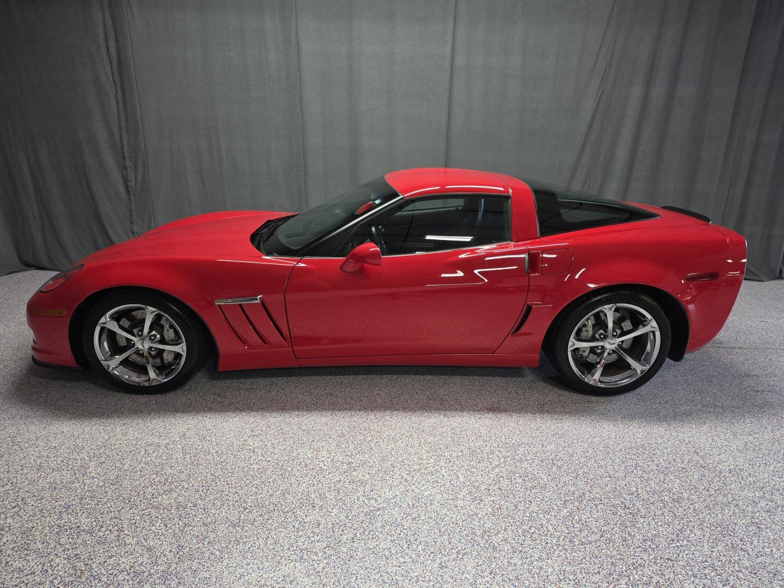 Used 2011 Chevrolet Corvette Grand Sport w/ Preferred Equipment Group RWD image 12