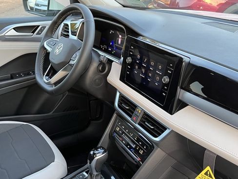 New 2026 Volkswagen Taos SE AWD/4WD image 6