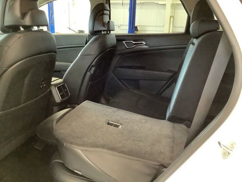Certified 2024 Kia Sportage EX AWD/4WD image 14