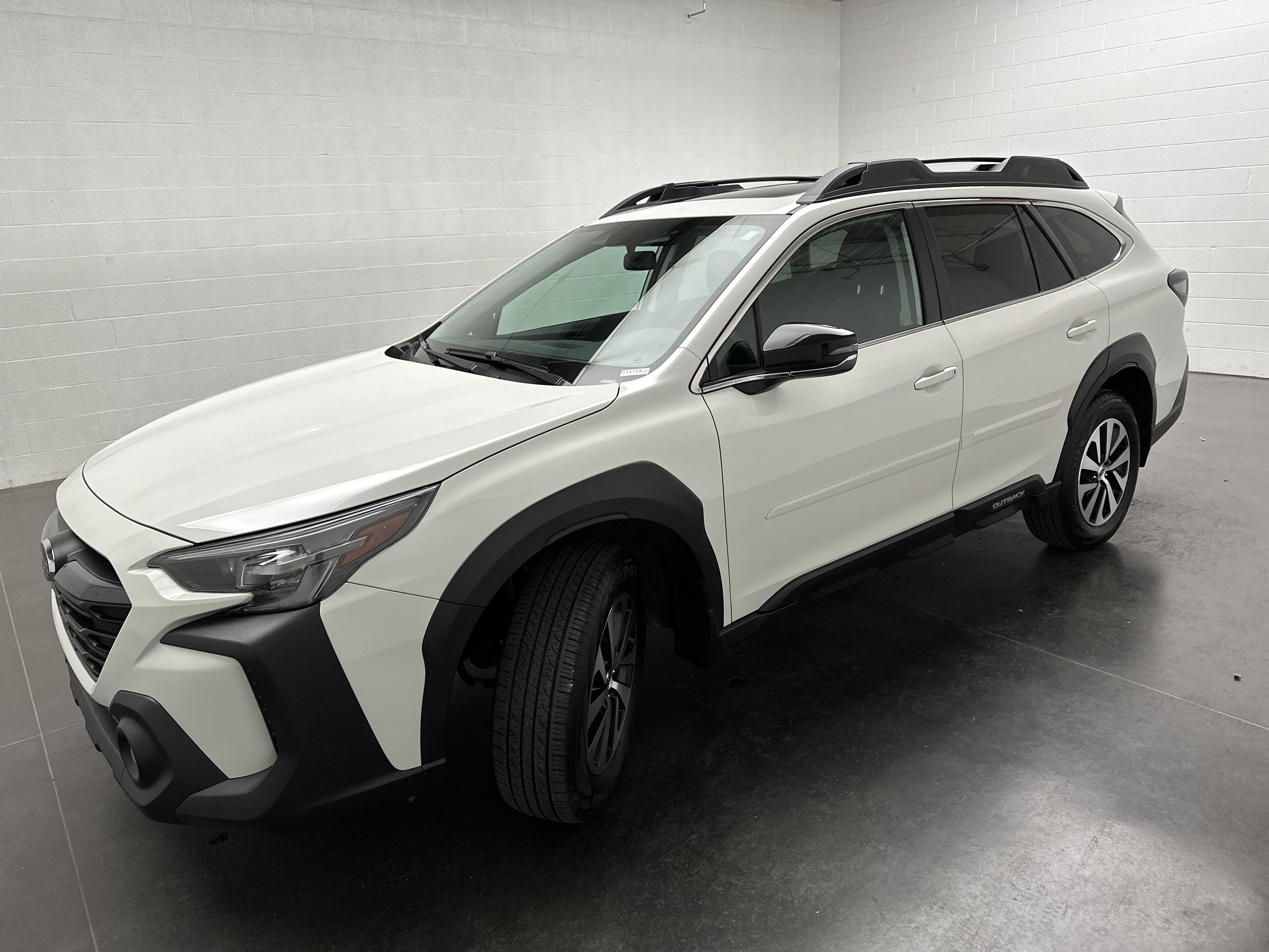 Used 2025 Subaru Outback Premium AWD/4WD image 4