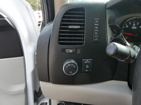 Used 2010 Chevrolet Silverado 1500 LT w/ Power Pack Plus image 16