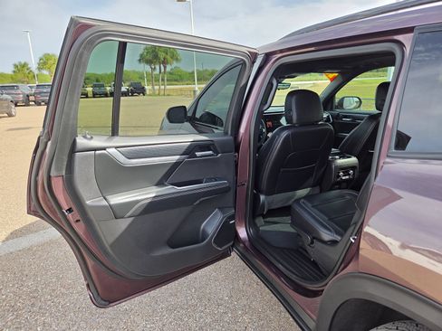 Used 2026 GMC Acadia Elevation w/ Black Edition FWD image 14