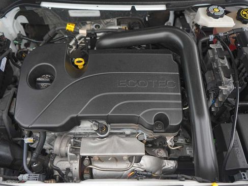 Used 2023 Chevrolet Equinox LT FWD image 9