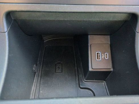 Used 2024 Ford Edge Titanium image 28