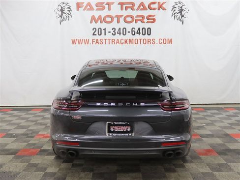 Used 2019 Porsche Panamera 4 image 5