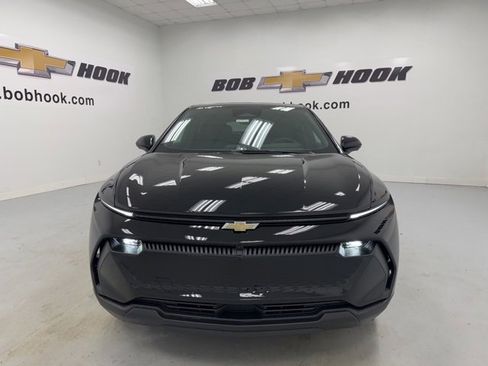 New 2026 Chevrolet Equinox EV LT image 2