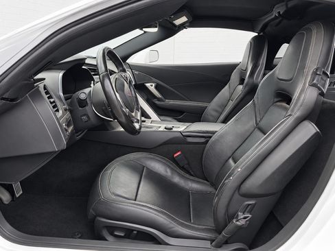 Used 2016 Chevrolet Corvette Stingray Coupe RWD image 6