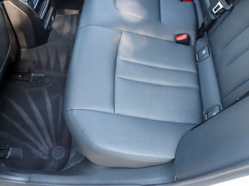 Used 2019 BMW 530i RWD image 18