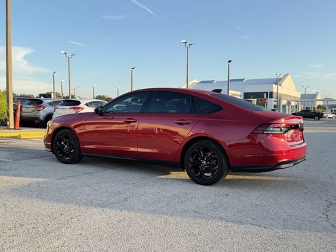 Used 2025 Honda Accord SE image 7