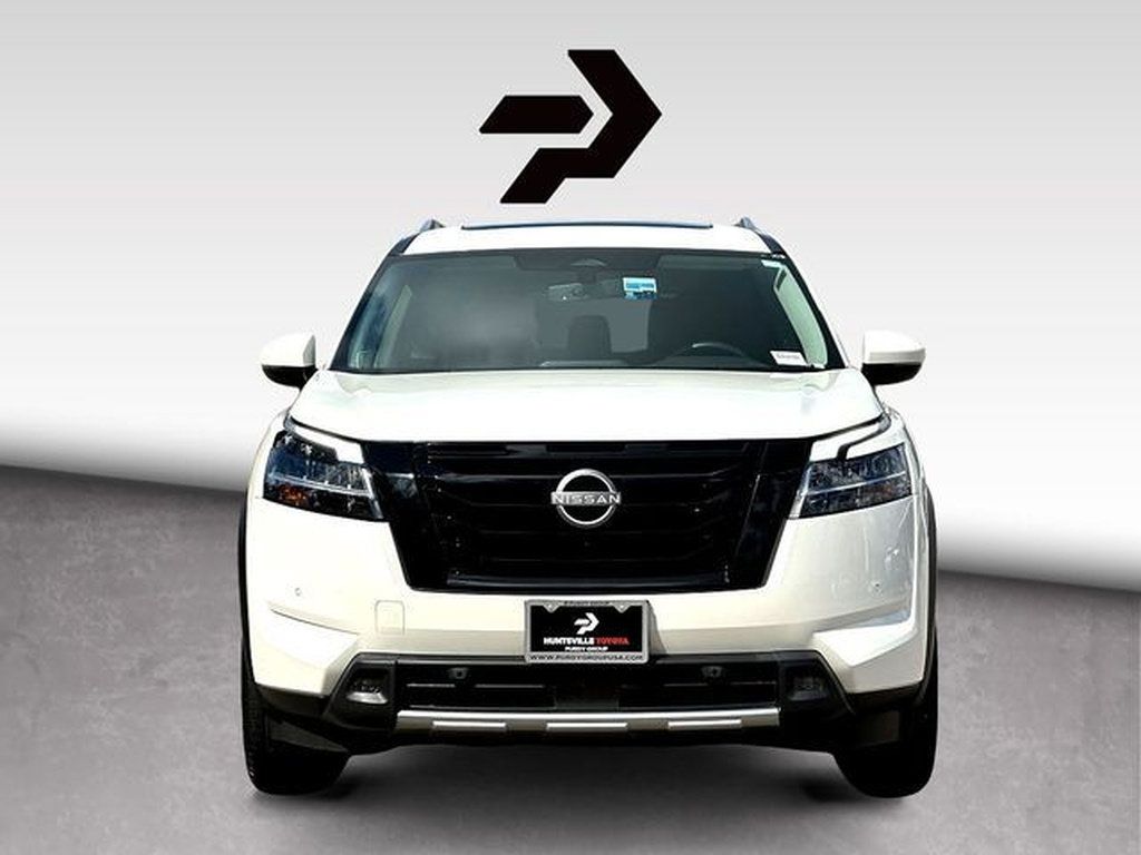 Used 2024 Nissan Pathfinder SL w/ SL Premium Package FWD image 3
