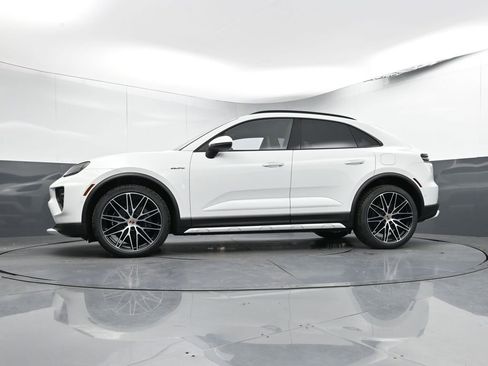 New 2024 Porsche Macan 4 Electric AWD/4WD image 31